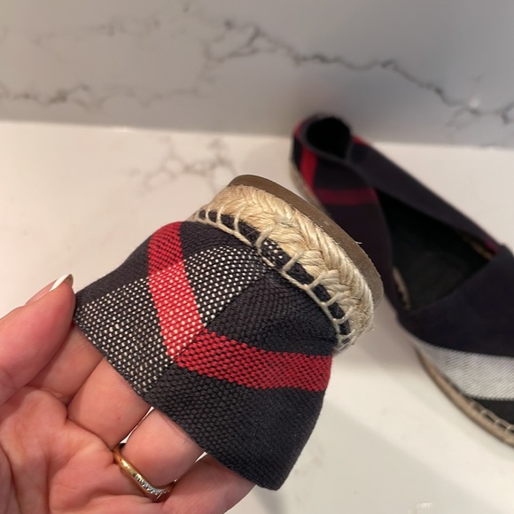 Like NEW Burberry Navy Blue Nova Check Canvas Espadrilles - Picture 7 of 13